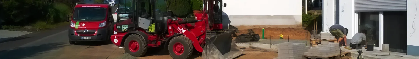 Einsatz im Garten- und Landschaftsbau: Baustellenmotiv der Karriere-Strecke von Gartengestaltung Buß